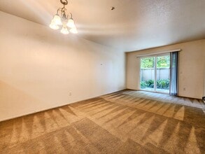 7527 Camino Colegio in Rohnert Park, CA - Building Photo - Building Photo