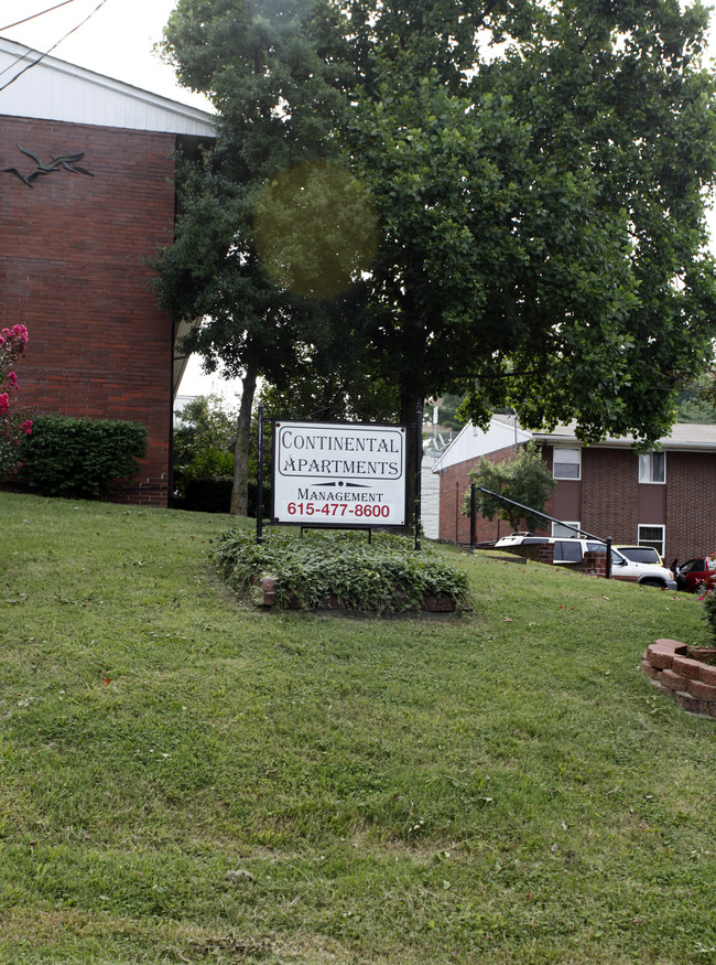 Continental Apartments in Nashville, TN - Foto de edificio - Building Photo