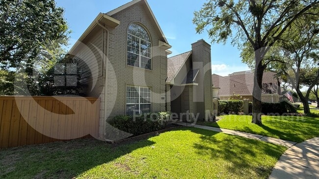 304 Dakota Trail in Irving, TX - Building Photo - Building Photo