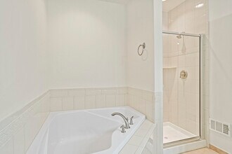 13551 Triadelphia Mill Rd in Clarksville, MD - Building Photo - Building Photo