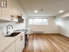 2880-2880 Keele St in Toronto, ON - Building Photo - Building Photo