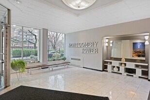 135 Montgomery St in Jersey City, NJ - Building Photo