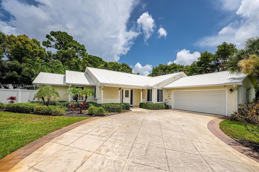17982 Tidewater Cir in Jupiter, FL - Building Photo