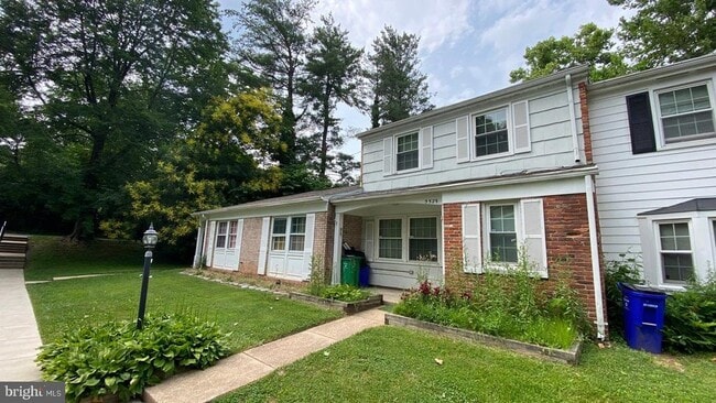 property at 5529 Woodenhawk Cir