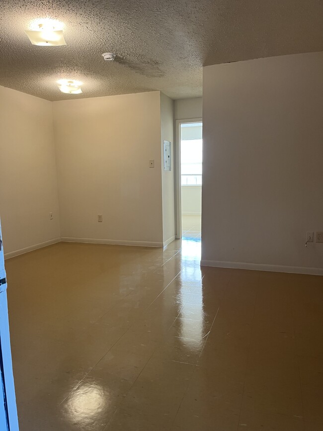 2801 Huey P Long Ave, Unit 105 in Gretna, LA - Building Photo - Building Photo