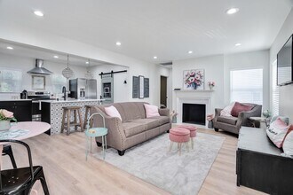 2117 Berwick Ave in Dallas, TX - Building Photo - Building Photo