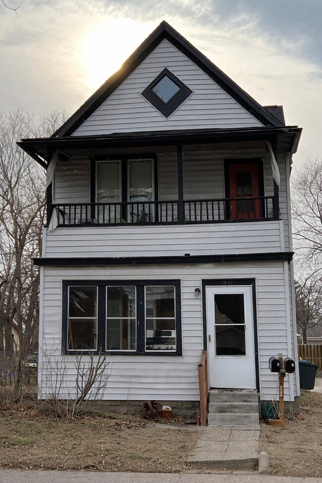 2522 Howard St NE, Unit 2