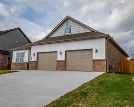 212 Nebo St in Prairie Grove, AR - Building Photo - Building Photo