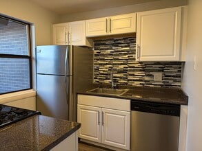 22 Shrewsbury Green Dr in Shrewsbury, MA - Building Photo - Building Photo