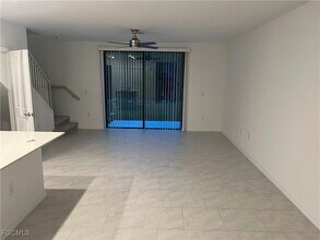 14237 Oviedo Pl in Tice, FL - Building Photo - Building Photo