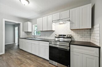 2837 Avenue A in Fort Worth, TX - Foto de edificio - Building Photo