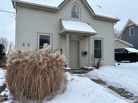 22 Terrace Hill St in Brantford, ON - Building Photo