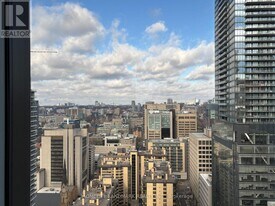 238 Simcoe St in Toronto, ON - Building Photo