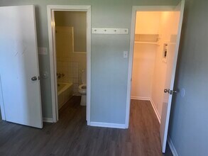 214 E Reagan Ave in Copperas Cove, TX - Foto de edificio - Building Photo