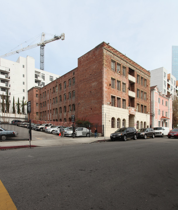 1247 Ingraham St in Los Angeles, CA - Building Photo