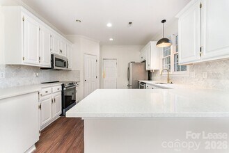 10010 Gladwick Ct in Huntersville, NC - Building Photo - Building Photo