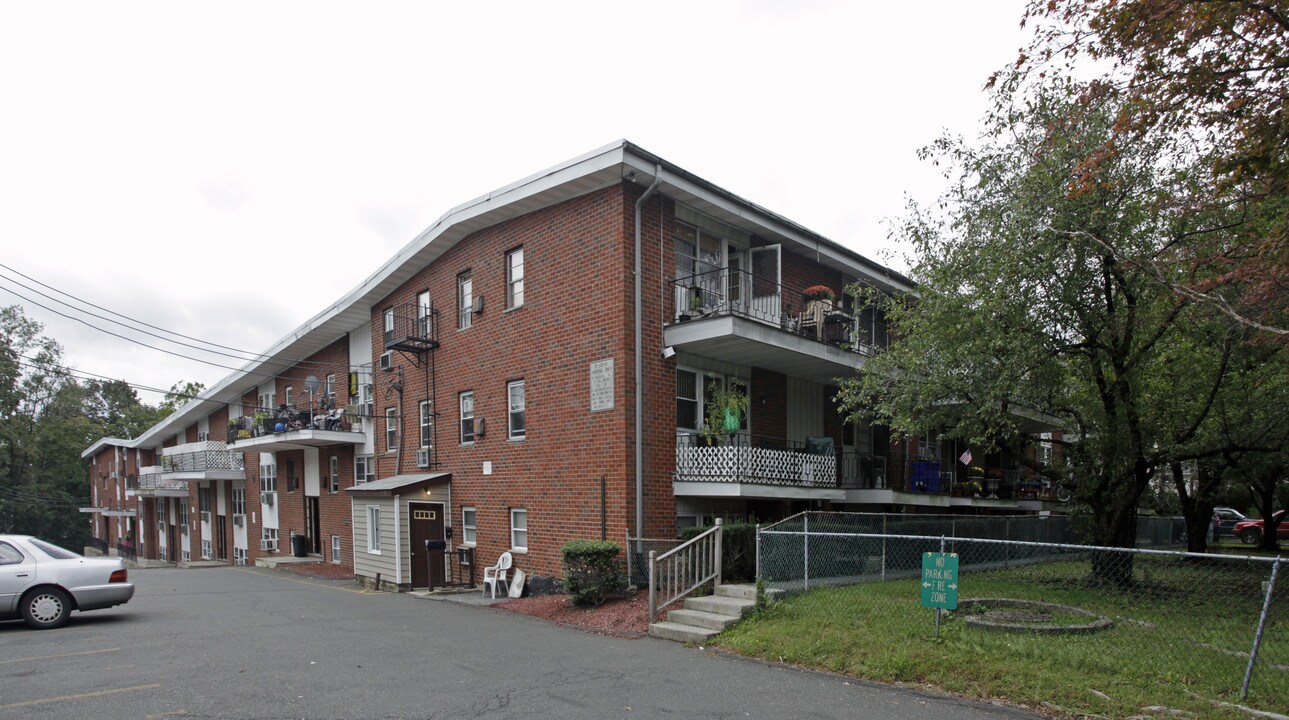 Imperial House in Spring Valley, NY - Foto de edificio