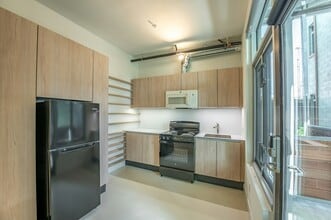 1932 Kearney Ave in San Diego, CA - Building Photo - Building Photo