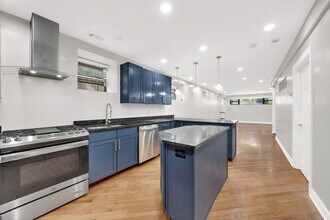 3001 N Damen Ave in Chicago, IL - Building Photo - Building Photo