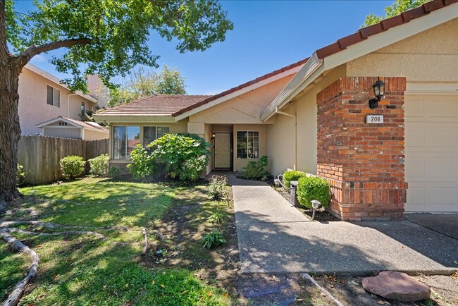 206 Bowden Ct in Roseville, CA - Building Photo - Building Photo