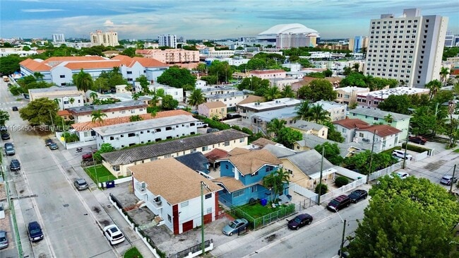 236 SW 10th Ave in Miami, FL - Building Photo - Building Photo