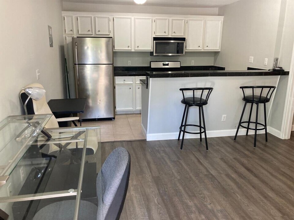 304 E 33rd St in Austin, TX - Building Photo