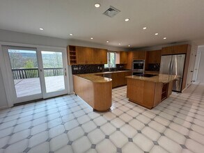 20 Pearce Dr in Woodbury, NY - Building Photo - Building Photo