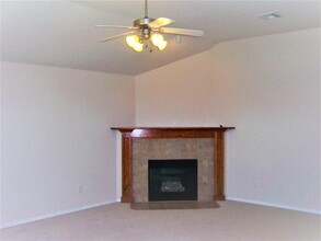 1812 Creekside Dr in Norman, OK - Building Photo - Building Photo