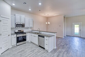 920 Varenna Ct in Norman, OK - Building Photo - Building Photo