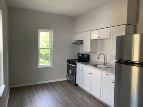1822 Mills Ave, Unit First Floor in Cincinnati, OH - Building Photo - Building Photo