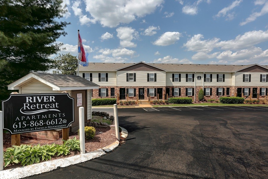 River Retreat Apartments in Madison, TN - Building Photo