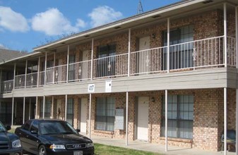 La Maureta in Denton, TX - Foto de edificio - Building Photo