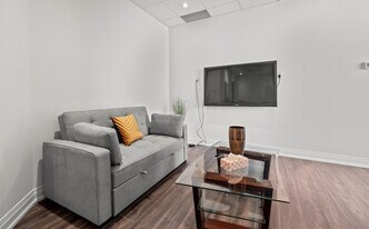 1275 Finch Ave W in Toronto, ON - Building Photo