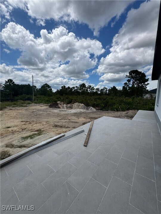 517 Johns Ave in Lehigh Acres, FL - Building Photo