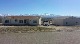 750 Hayland Dr in Spring Creek, NV - Building Photo