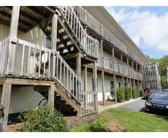 Steeplechase Straight Street in Boone, NC - Foto de edificio