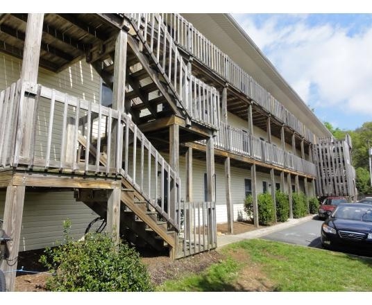 Steeplechase Straight Street in Boone, NC - Building Photo