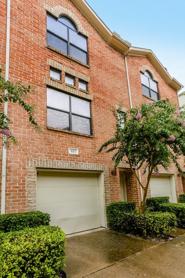 property at 3501 Link Valley Dr.