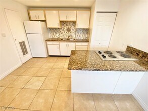 3712 Royal Crest St in Las Vegas, NV - Building Photo - Building Photo