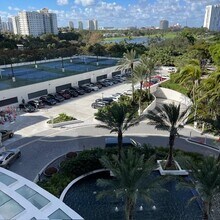 20201 E Country Club Dr in Aventura, FL - Building Photo - Building Photo