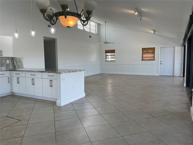 26 S Exuma Rd in Key Largo, FL - Building Photo - Building Photo