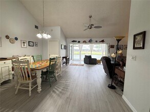 5371 Crestlake Blvd in Sarasota, FL - Building Photo - Building Photo