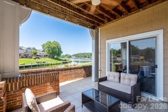 18511 Harborside Dr in Cornelius, NC - Building Photo - Building Photo