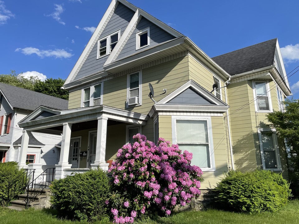 533 W Gray St, Unit B in Elmira, NY - Building Photo