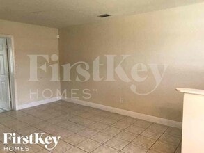 2261 NW 172nd Terrace in Miami Gardens, FL - Building Photo - Building Photo