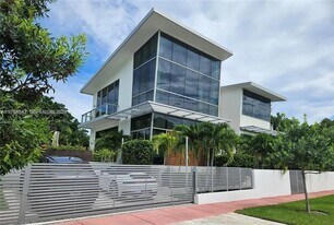 1201 W 47th St in Miami Beach, FL - Building Photo