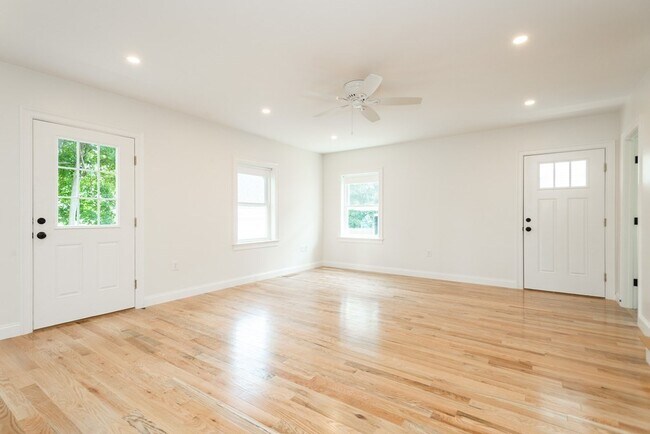 15 Cotting St in Medford, MA - Building Photo - Building Photo