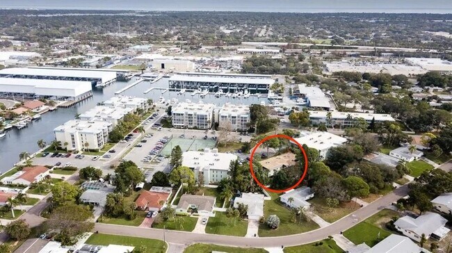 4913 38th Way S in St. Petersburg, FL - Foto de edificio - Building Photo