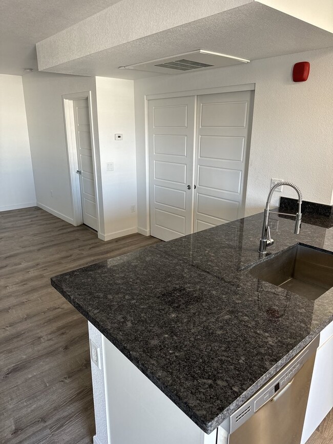 Playton Place in Phoenix, AZ - Building Photo - Building Photo