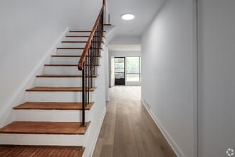 Oakview Heights in Toronto, ON - Building Photo - Building Photo